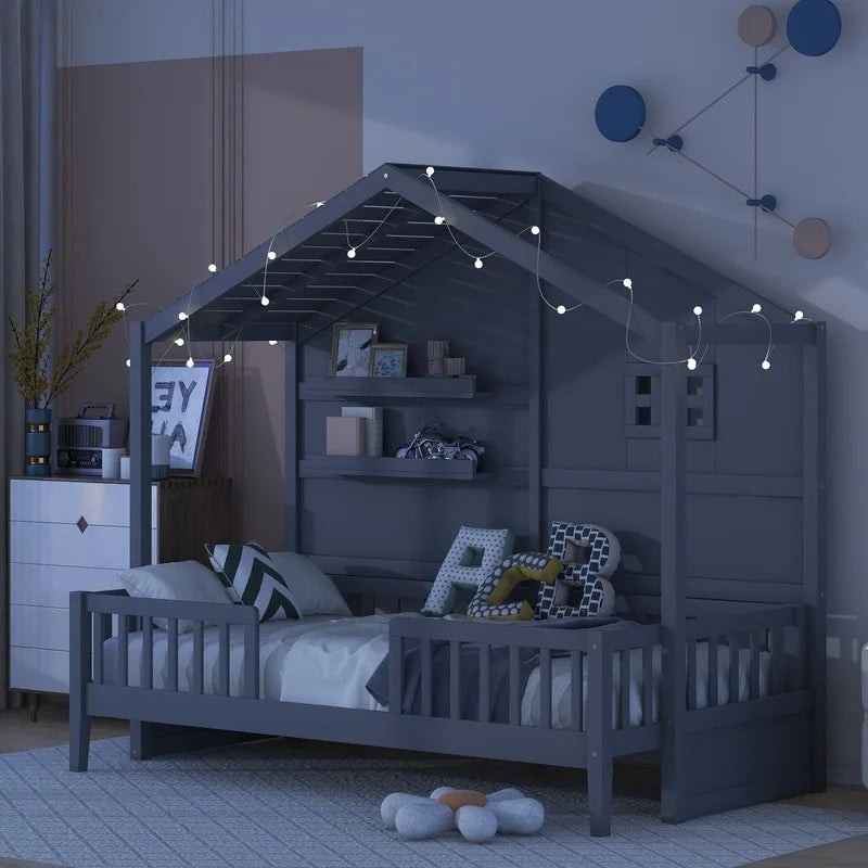 Cama con forma de casa, estantes de almacenamiento, ventana y tira de luces en el techo