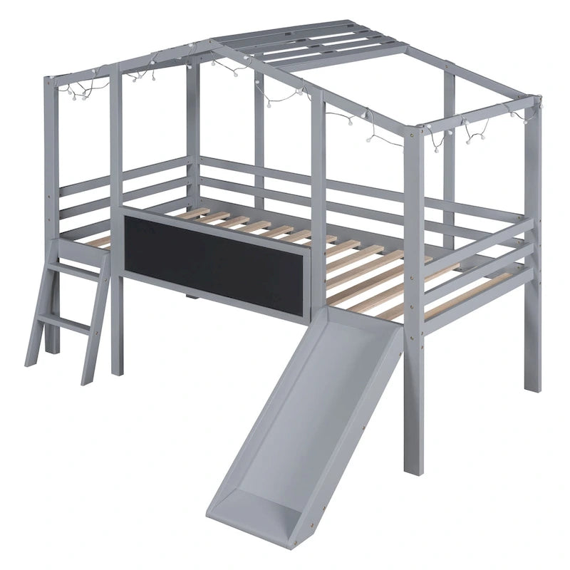 Cama alta con forma de casa, tobogán, tira de luces LED y pizarra