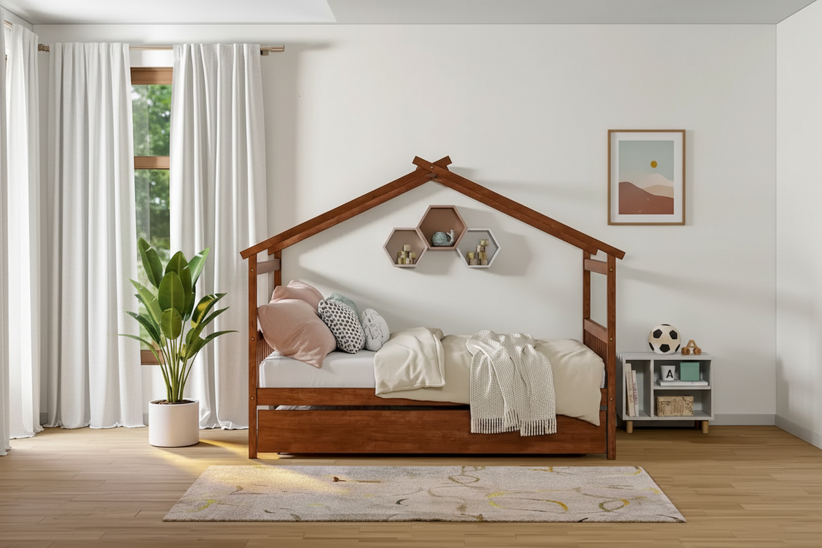 House-shaped day bed wider angle
